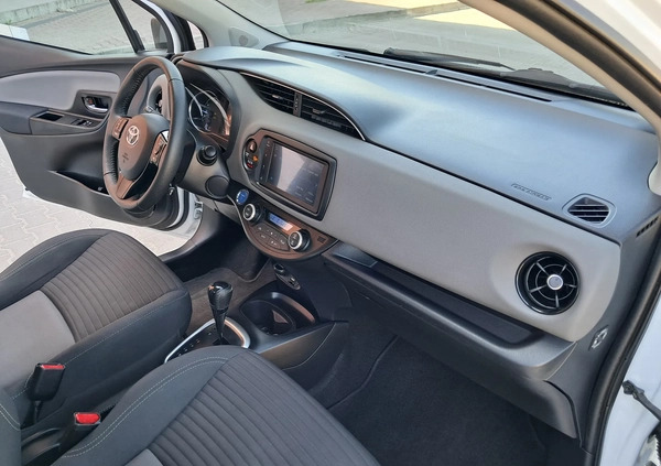 Toyota Yaris cena 58900 przebieg: 93800, rok produkcji 2020 z Kielce małe 781